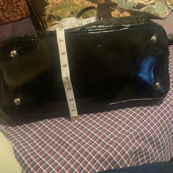 Coach bag larger practically brand new for you - Picture 5 of 9